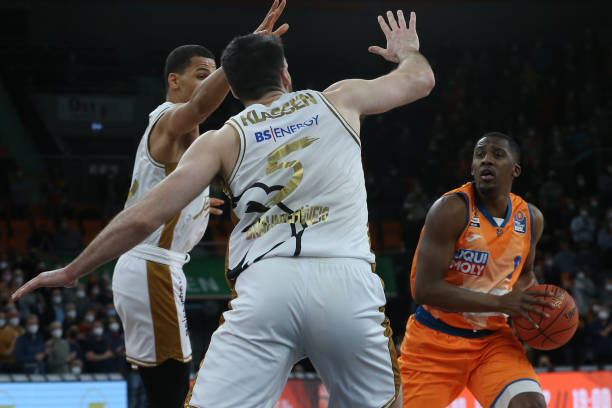 区的举动 区的举动